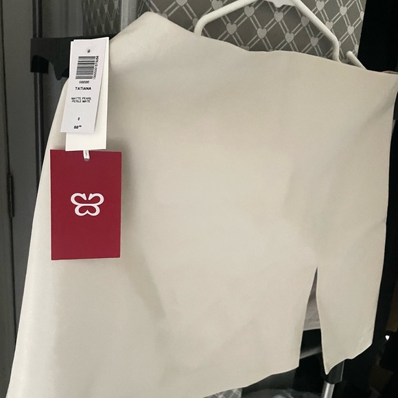 White leather Aritzia skirt - Never worn* - Picture 4 of 4